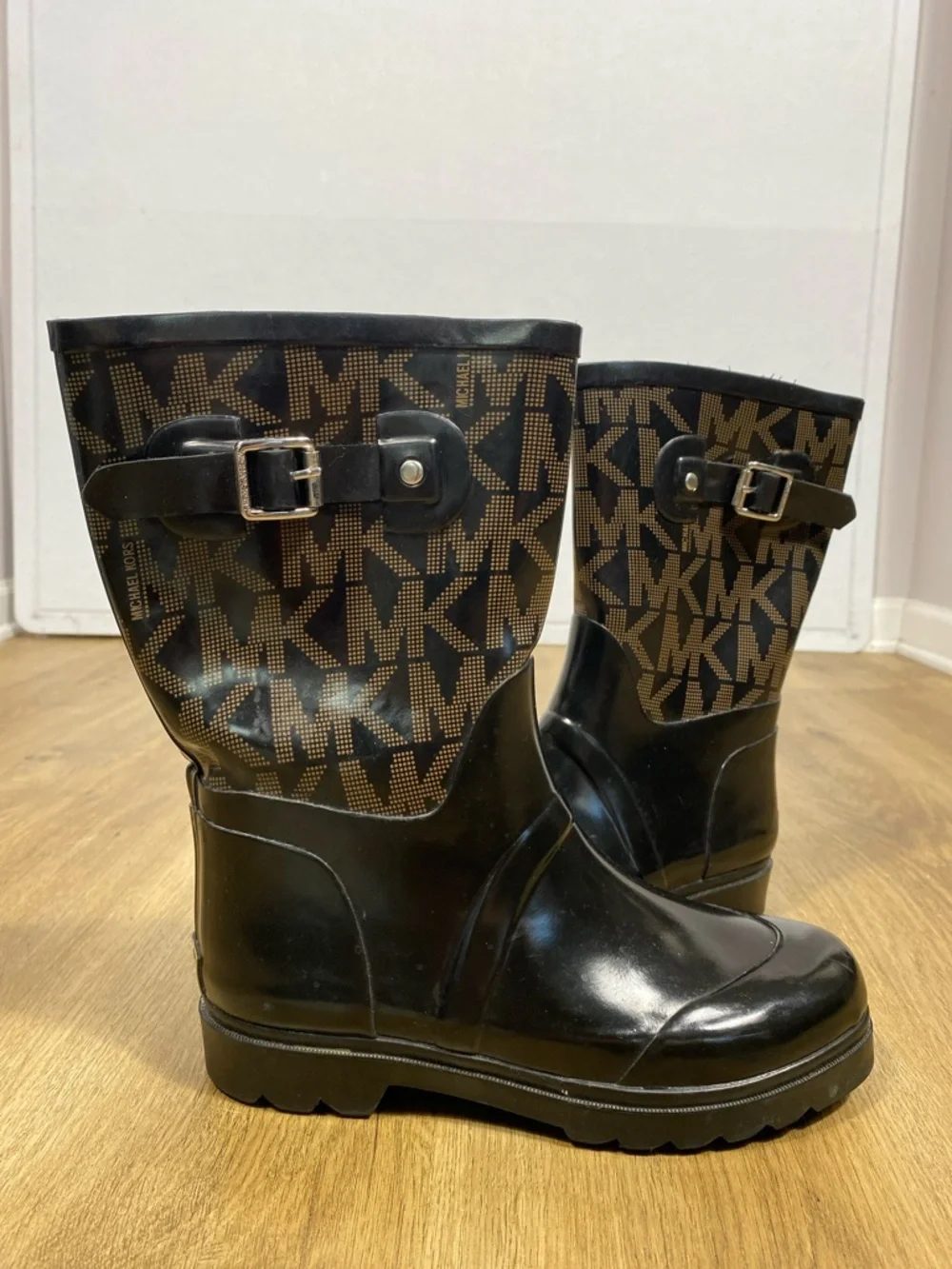 Michael Kors Black & Brown MK Logo Short Rain Boots size 7